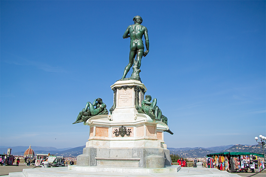 Bronzestatue des Michelangelo in Piazzale Michelangelo